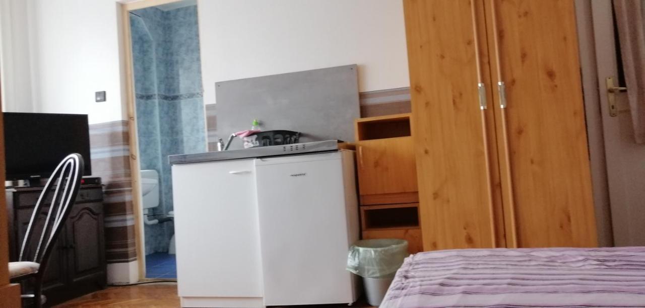 Belvarosi Vendeghaz Miskolc Exteriör bild