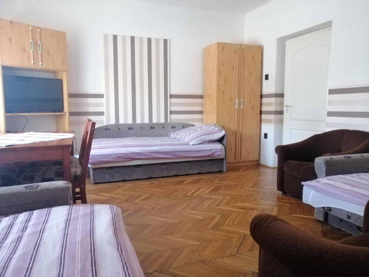 Belvarosi Vendeghaz Miskolc Exteriör bild