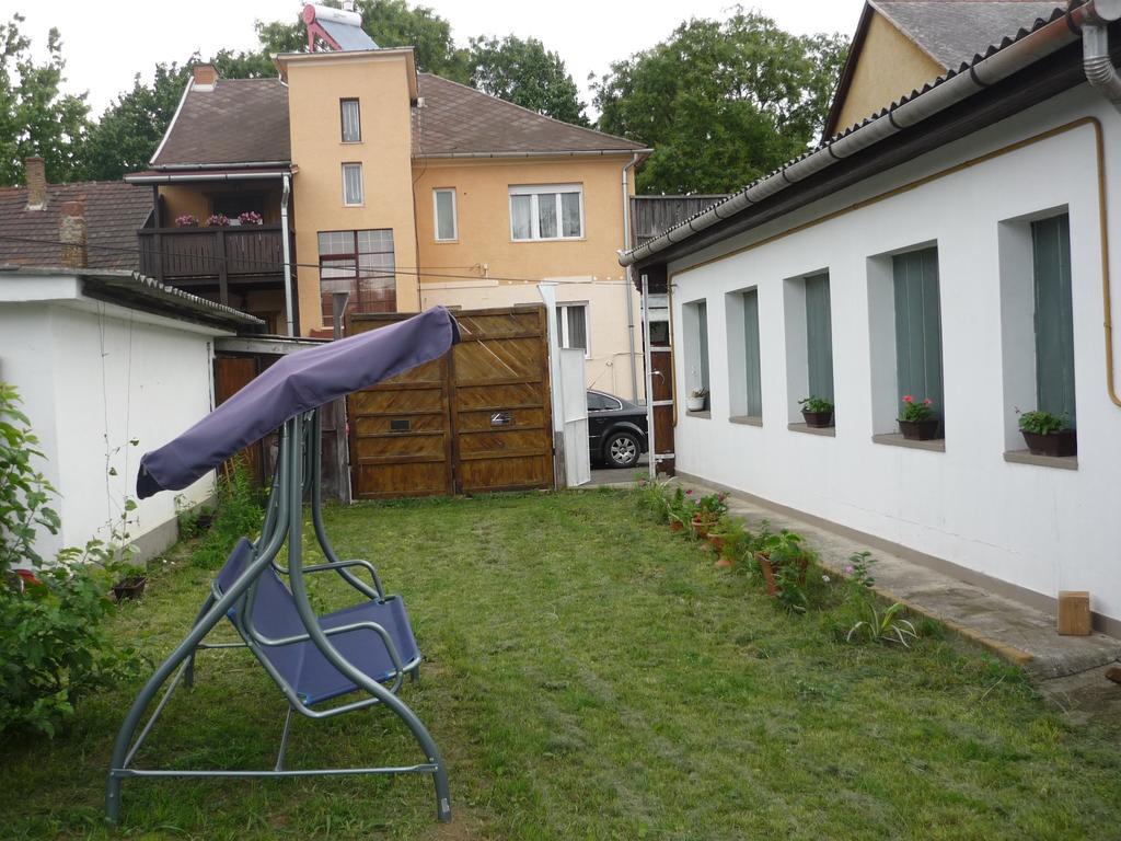 Belvarosi Vendeghaz Miskolc Exteriör bild